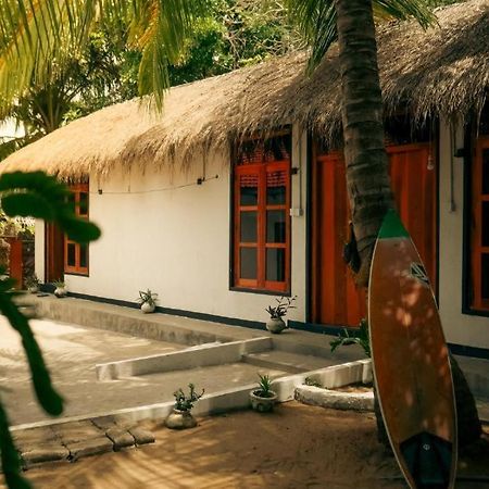 Surfing Lion Hostel Arugam Bay Exterior photo